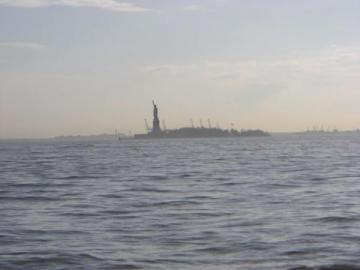 "Zoom" sur la Statue de la Liberte